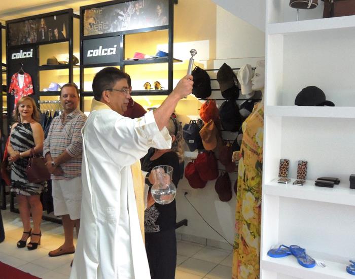 Inaugurada reforma e novo designer da loja Mãozinha Grifes e Marcas - Imagem 77