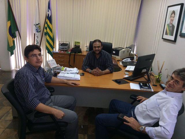 Prefeito Valmir Barbosa visita Secretaria de Meio Ambiente - Imagem 5