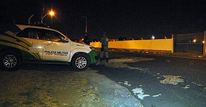 Todas as ruas no entorno do presídio foram cercadas.  (Crédito: Kairo Amaral)