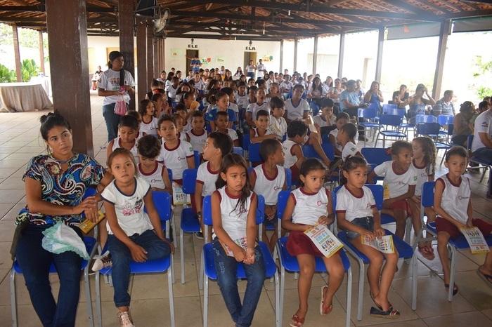 Público de crianças e adolescentes (Crédito: Aristeu Carvalho)