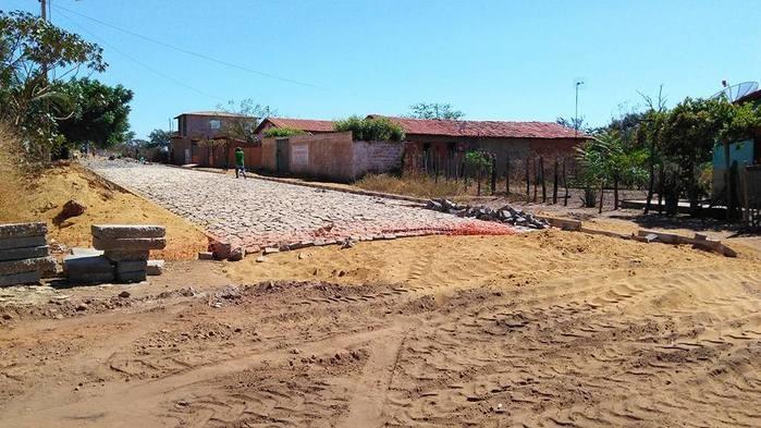 Adriano sousa  (Crédito: Prefeitura inicia pavimentação da rua Vereador Luis Felipe (rua leste))