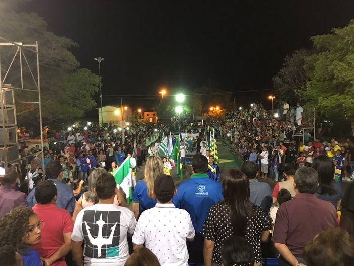 Prefeito Reginaldo Júnior ao lado do vice Jânio Cesar , secretários e familiares 