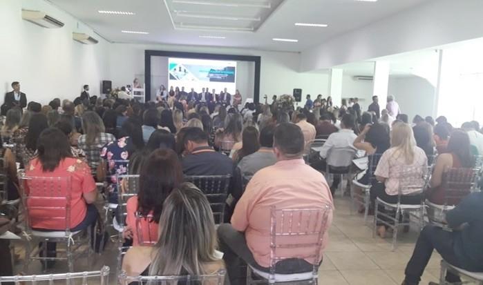 Prefeito e Secretária participam de encontro de gestores - Imagem 3