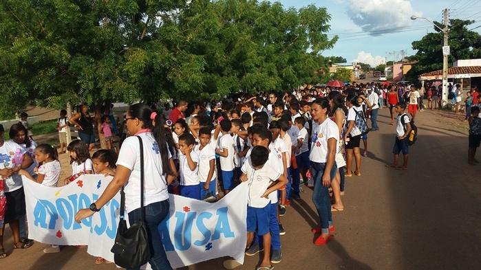 Caminhada (Crédito: Ronaldo Figueiredo )