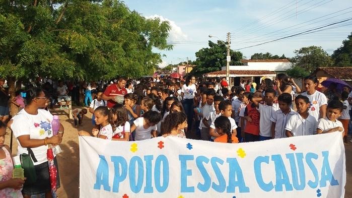 Caminhada (Crédito: Ronaldo Figueiredo )