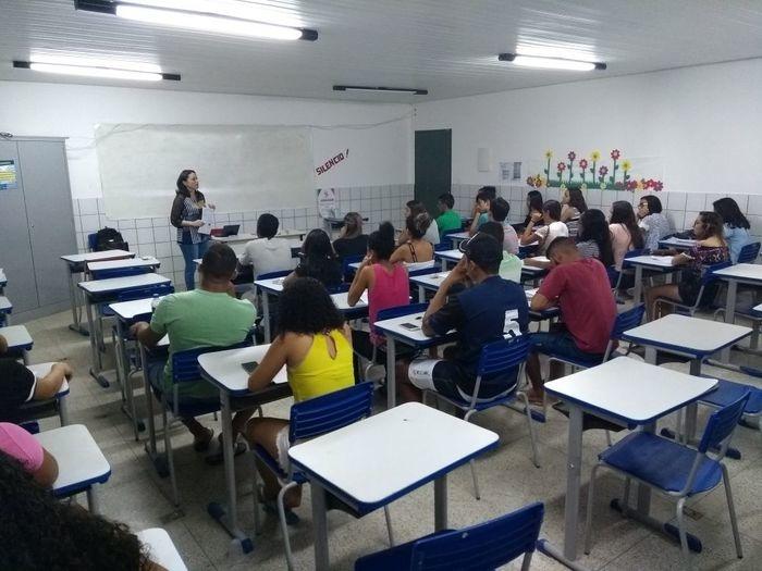 Aulas de todas as disciplinas são ministradas por professores experientes
