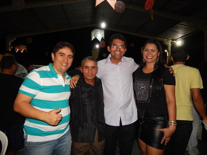  Vereador Ernando Mariano com amigos 