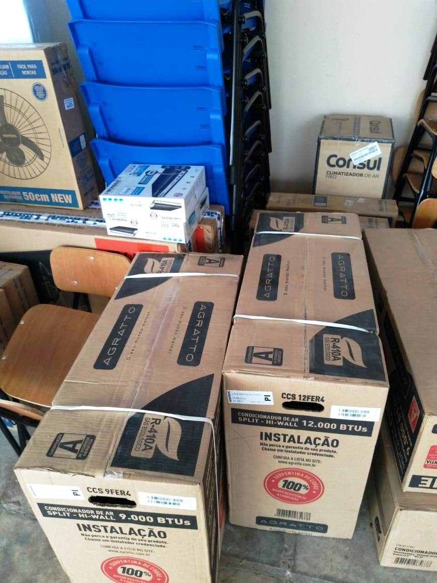 Prefeitura compra móveis, equipamentos, eletrônicos e material didático para todo setor social  - Imagem 5