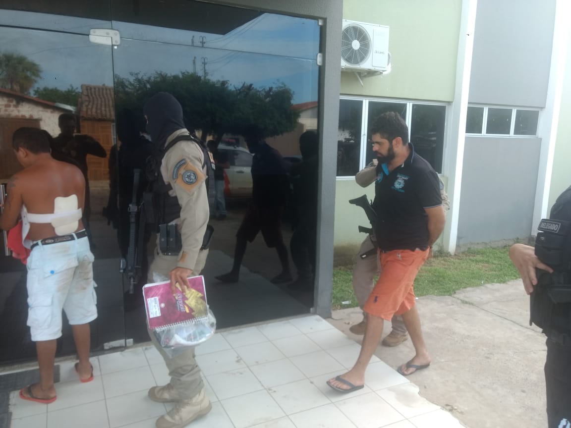 Operação policial apreende arma e drogas no interior do Piauí - Imagem 1