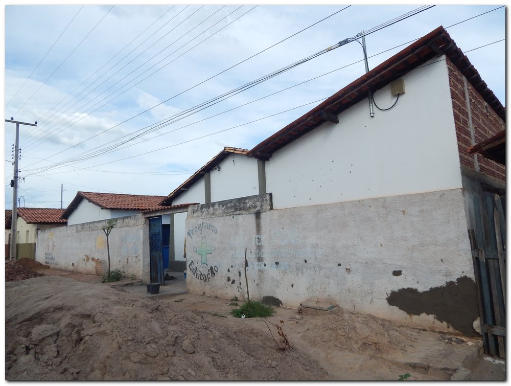 Escola Municipal Tia Nenen Brito está sendo reformada 