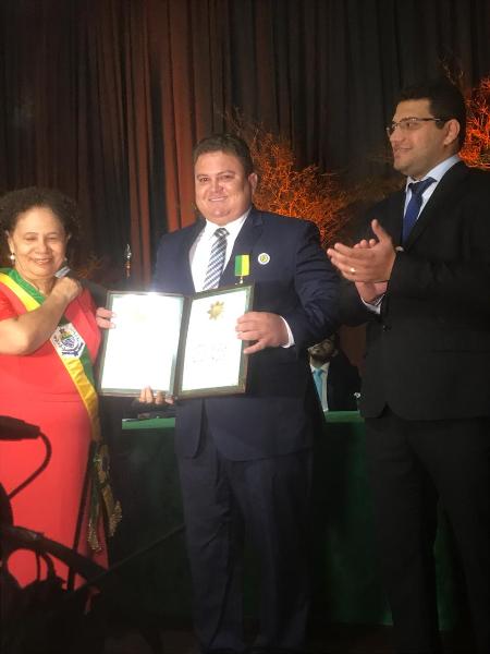 Prefeito de Santo Inácio é homenageado com Ordem Estadual do Mérito Renascença do Piauí 