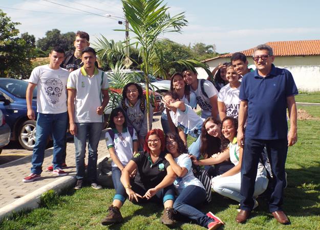 Praça da Juventude de Pedro II recebe projeto de arborização