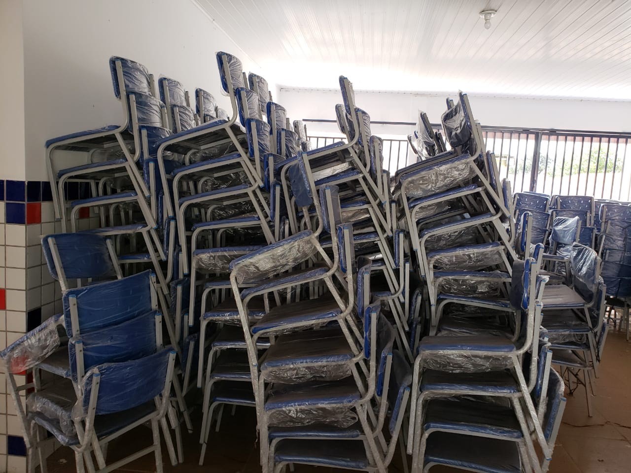 Escolas reformadas recebem materiais novos da Prefeitura Municipal de Uruçuí - Imagem 2