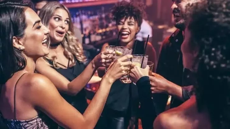 Conheça os 4 signos do zodíaco mais baladeiros. Eles gostam de festa - imagem 6881