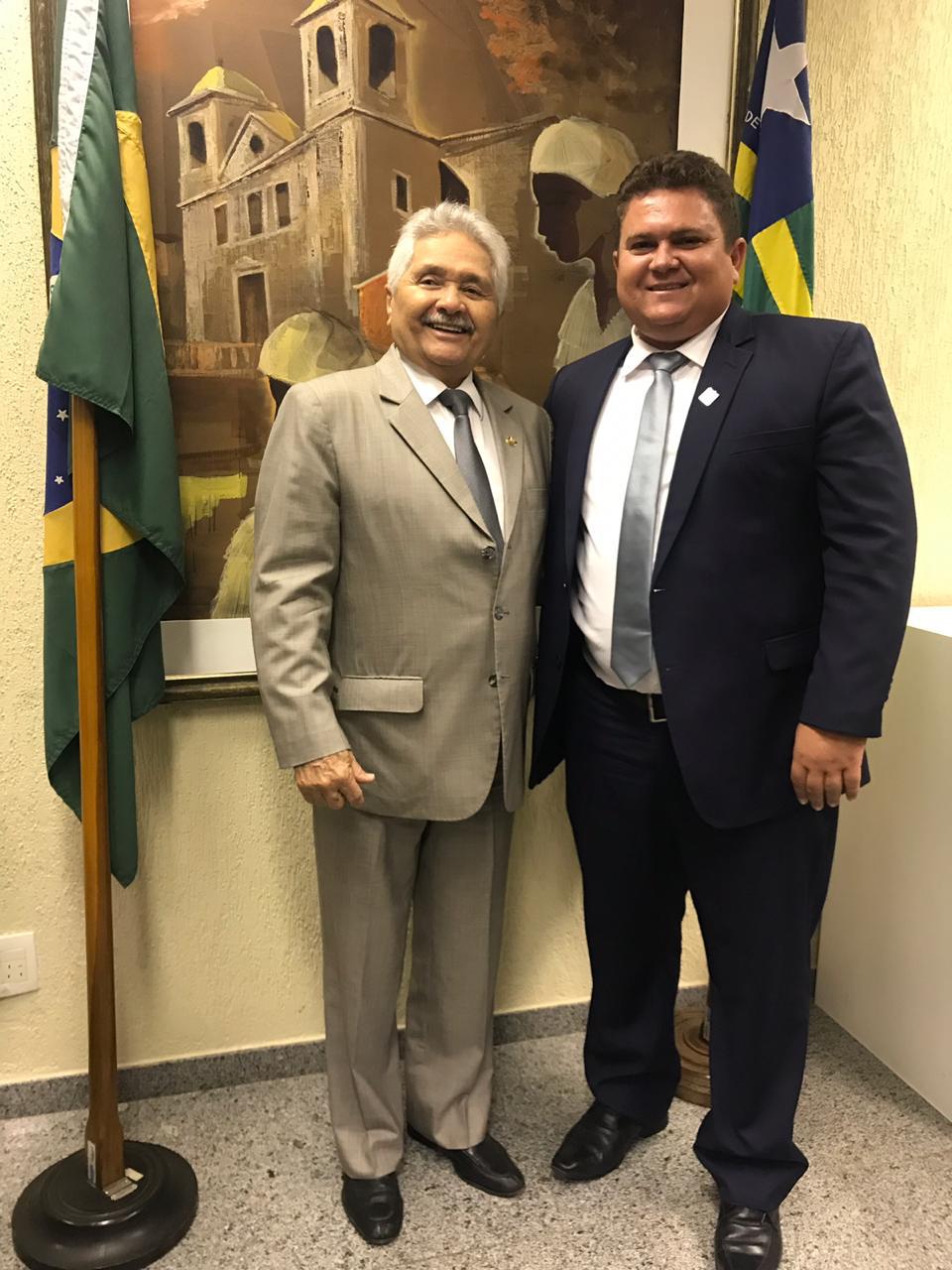 Prefeito de Santo Inácio Tairo Mesquita participa de evento em Brasília    - Imagem 3
