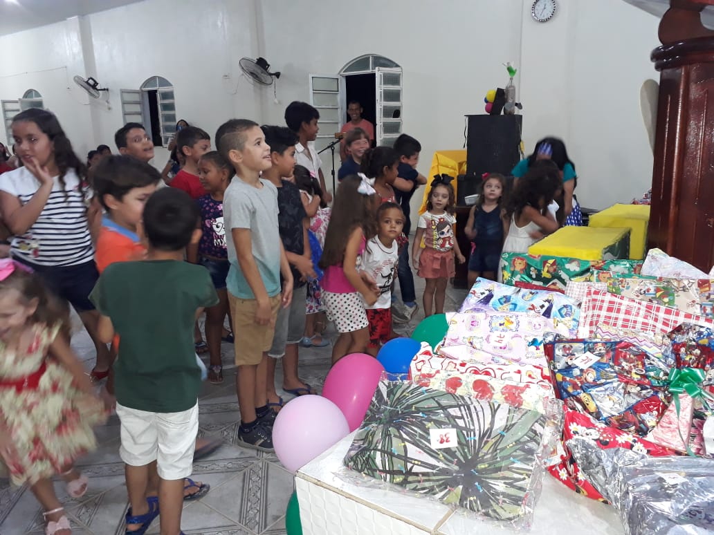 Primeira Igreja Batista de Santo Inácio realiza entrega de brinquedos no dia da criança  - Imagem 10