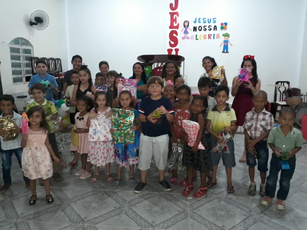 Primeira Igreja Batista de Santo Inácio realiza entrega de brinquedos no dia da criança  - Imagem 21