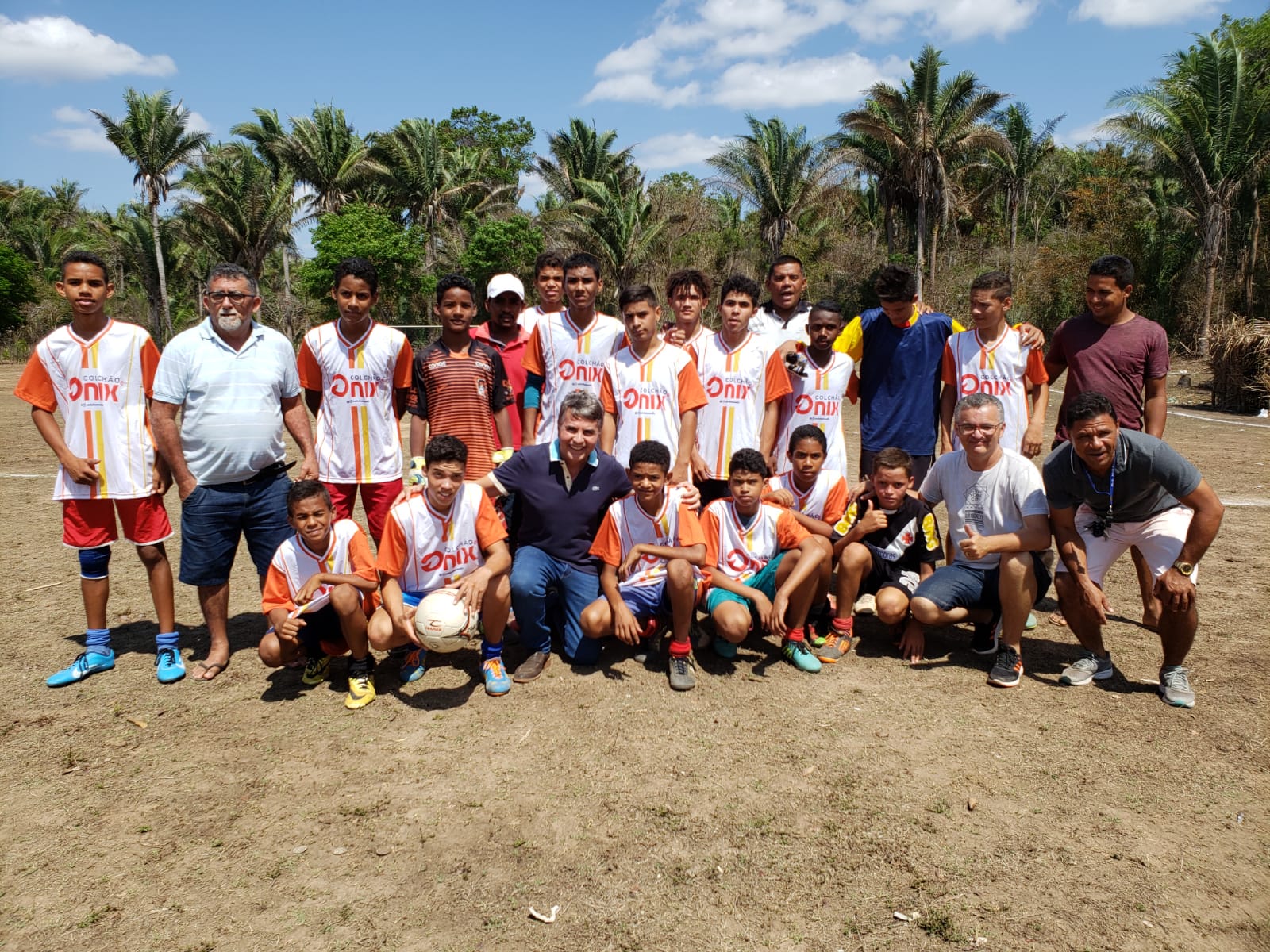 Prefeito João Luiz passa o feriado entregando serviços e participando de eventos  - Imagem 2