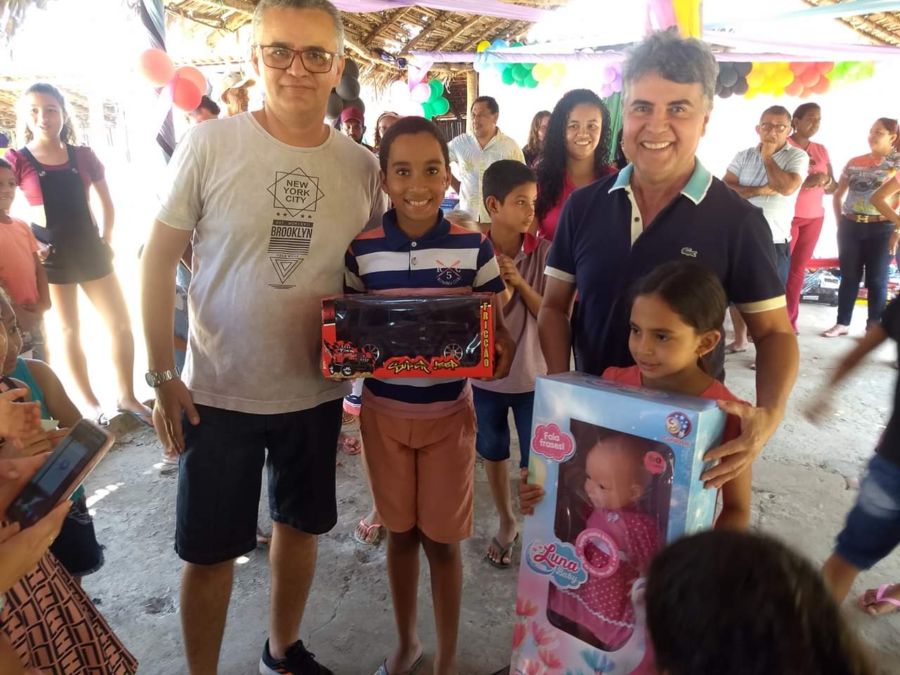 Prefeito João Luiz passa o feriado entregando serviços e participando de eventos  - Imagem 10