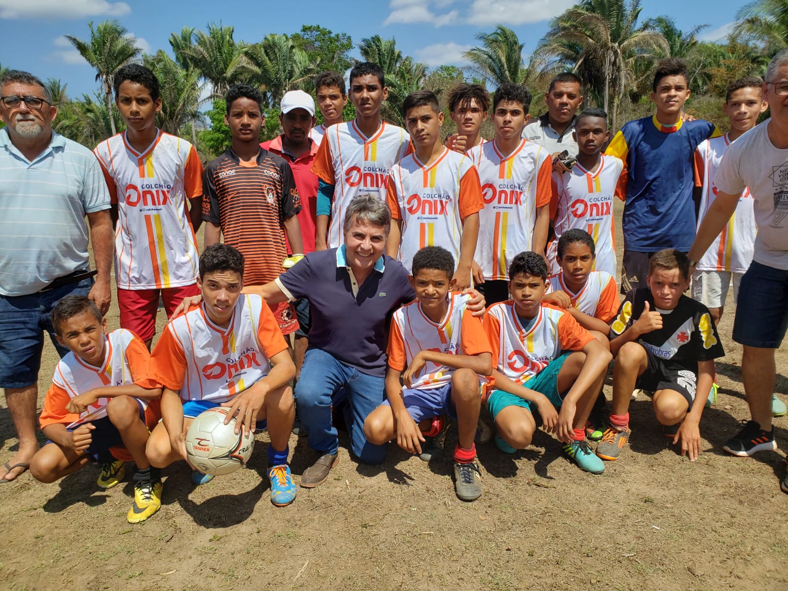 Prefeito João Luiz passa o feriado entregando serviços e participando de eventos  - Imagem 4
