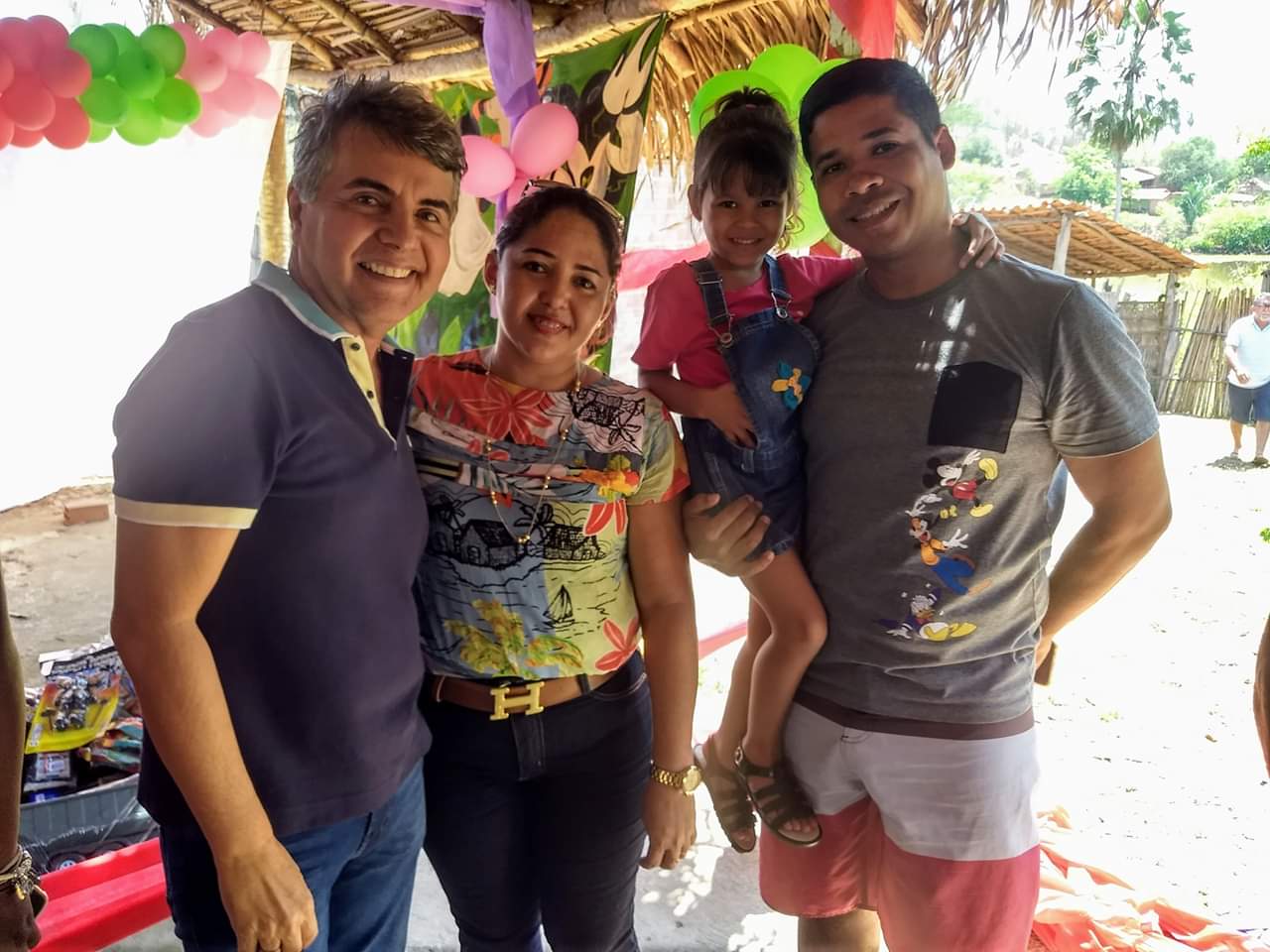 Prefeito João Luiz passa o feriado entregando serviços e participando de eventos  - Imagem 17