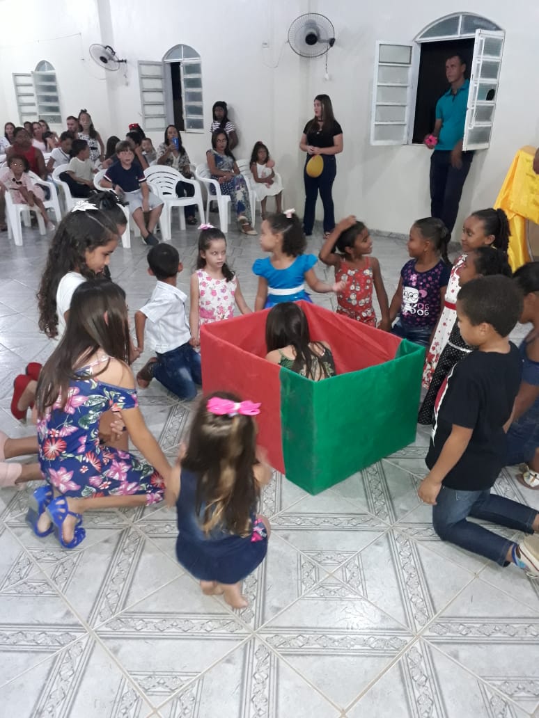 Primeira Igreja Batista de Santo Inácio realiza entrega de brinquedos no dia da criança  - Imagem 12
