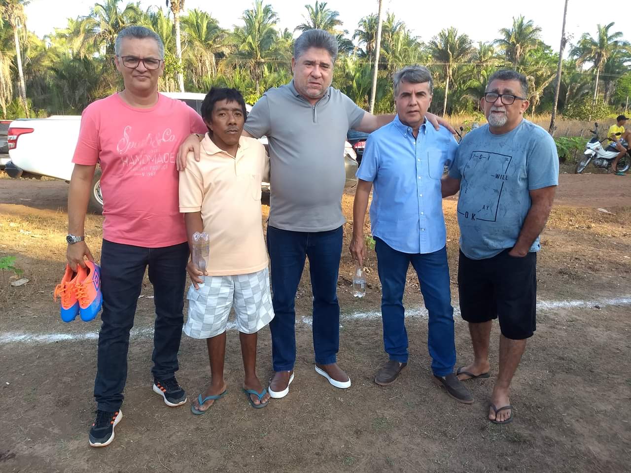 Prefeito João Luiz passa o feriado entregando serviços e participando de eventos  - Imagem 44