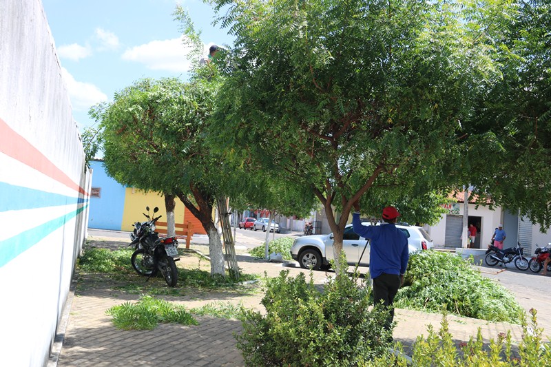 Prefeitura de Água Branca realiza manutenção de cemitérios - Imagem 2