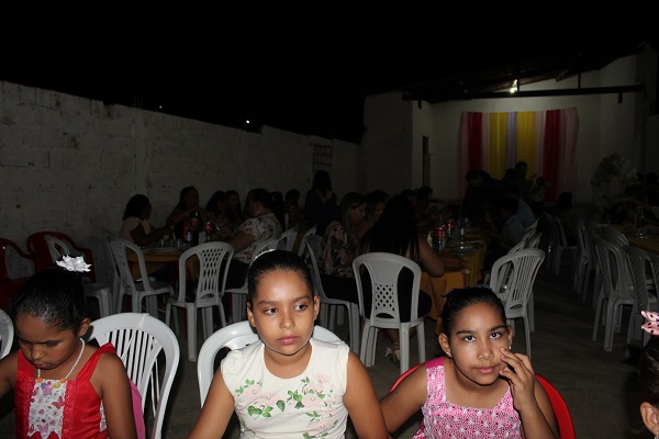 Professores são homenageados durante caminhada em Santo Inácio  - Imagem 48
