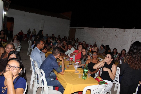 Professores são homenageados durante caminhada em Santo Inácio  - Imagem 44
