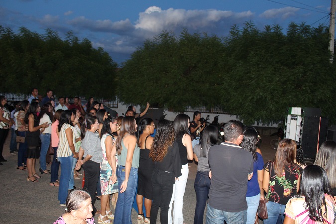 Professores são homenageados durante caminhada em Santo Inácio  - Imagem 8