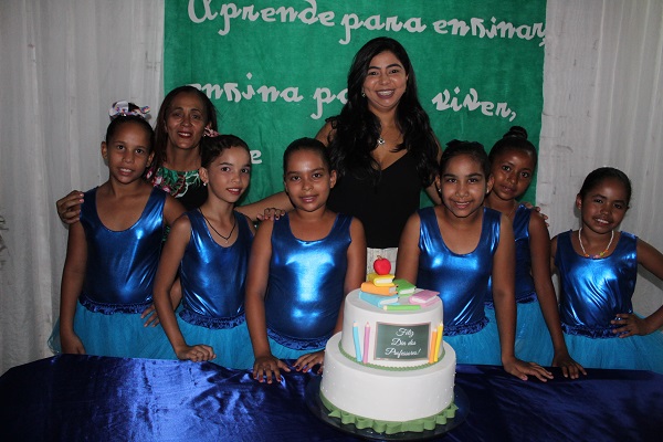 Professores são homenageados durante caminhada em Santo Inácio  - Imagem 32