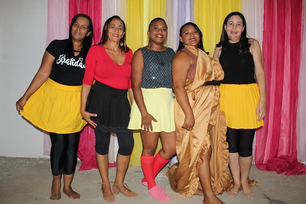 Professores são homenageados durante caminhada em Santo Inácio  - Imagem 40