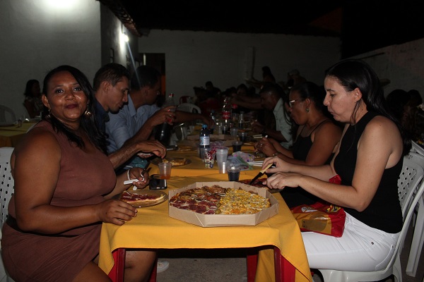 Professores são homenageados durante caminhada em Santo Inácio  - Imagem 54
