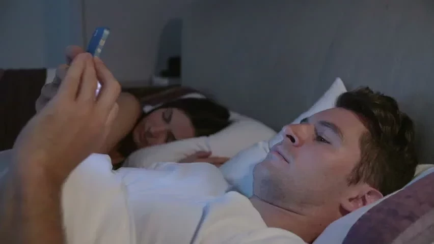 Os signos do zodíaco que conseguem manter mais de um relacionamento - imagem 7904