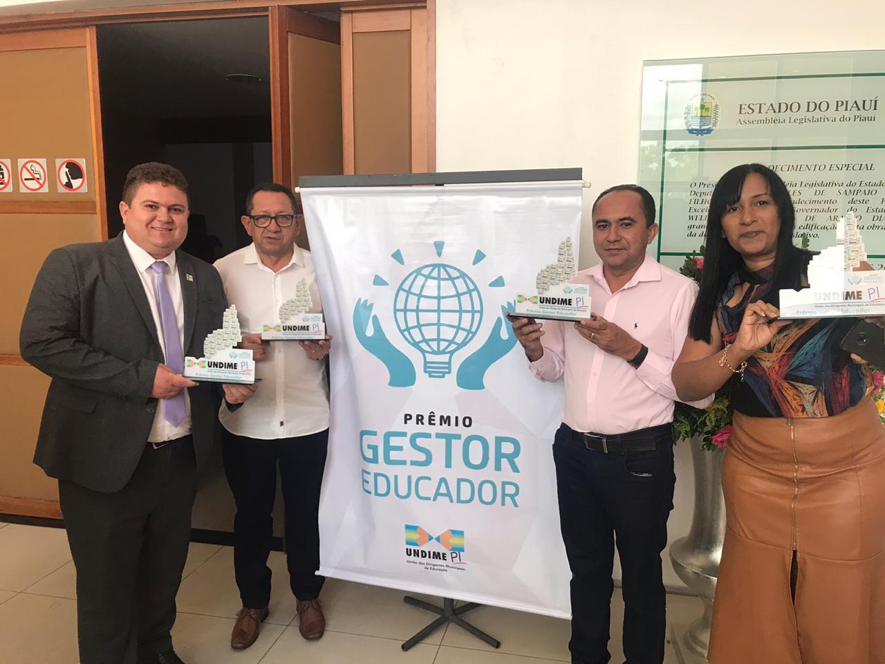 Prefeito de Santo Inácio e Secretário de Educação Recebem Prêmio Gestor Educador - Imagem 6