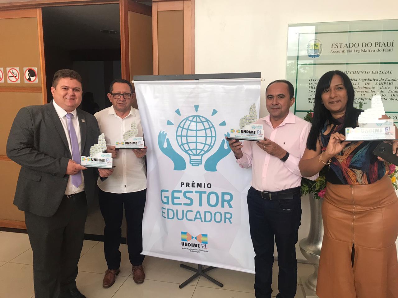 Prefeito de Santo Inácio e Secretário de Educação Recebem Prêmio Gestor Educador - Imagem 4