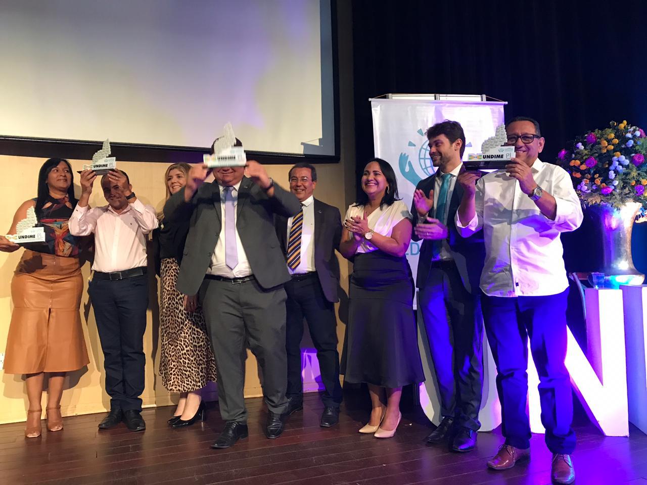 Prefeito de Santo Inácio e Secretário de Educação Recebem Prêmio Gestor Educador - Imagem 2