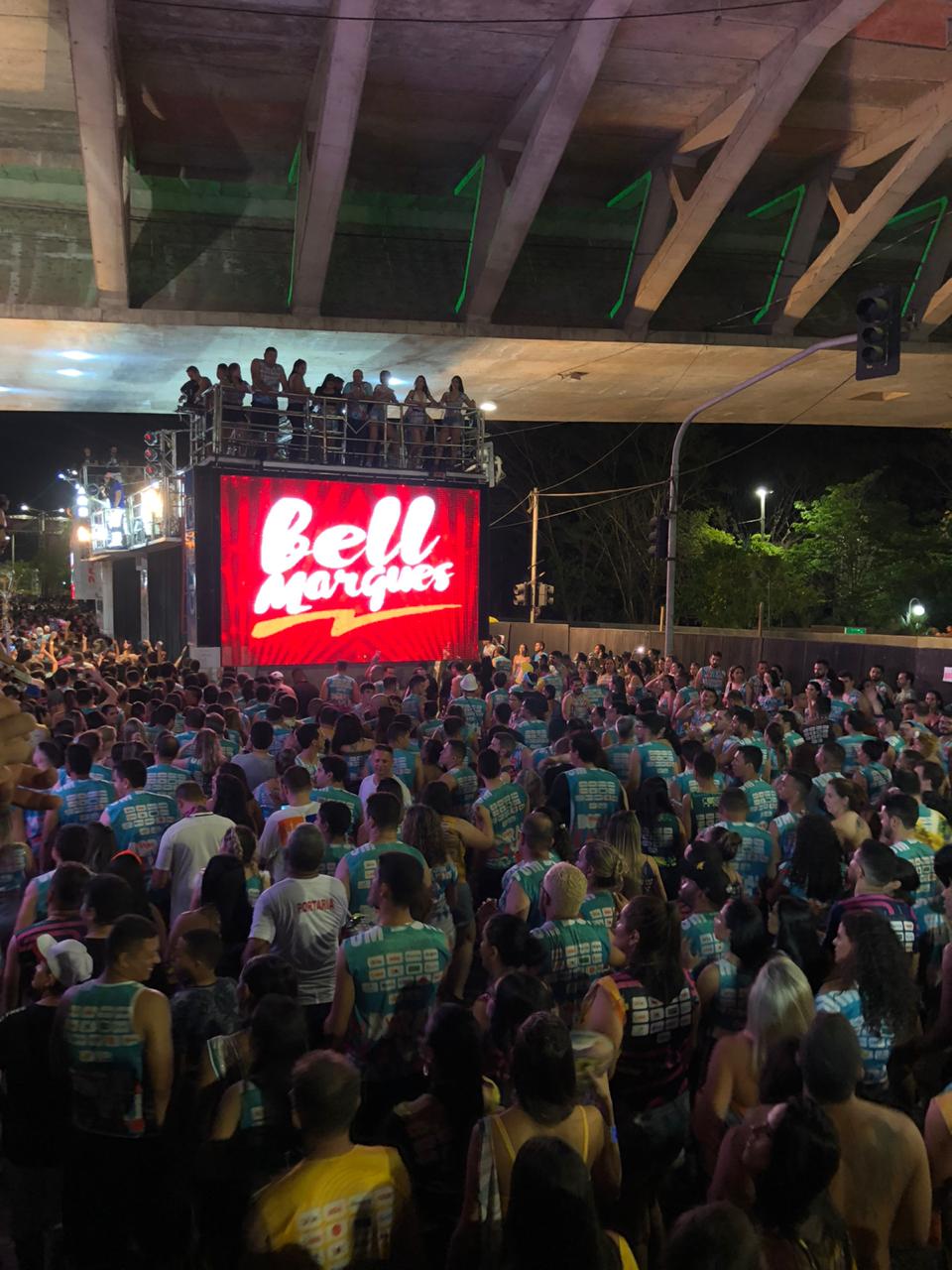 Bell Marques encerra e convoca foliões para o segundo dia de folia - Imagem 5