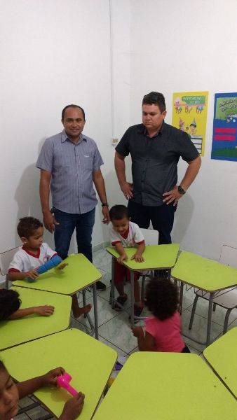 Prefeito Tairo e o secretário de educação Claudio Leal receberão prêmio gestor educador - Imagem 2