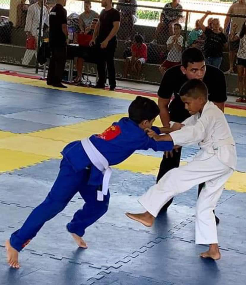 Prefeito João Luiz investe e apoia os atletas do município  - Imagem 2