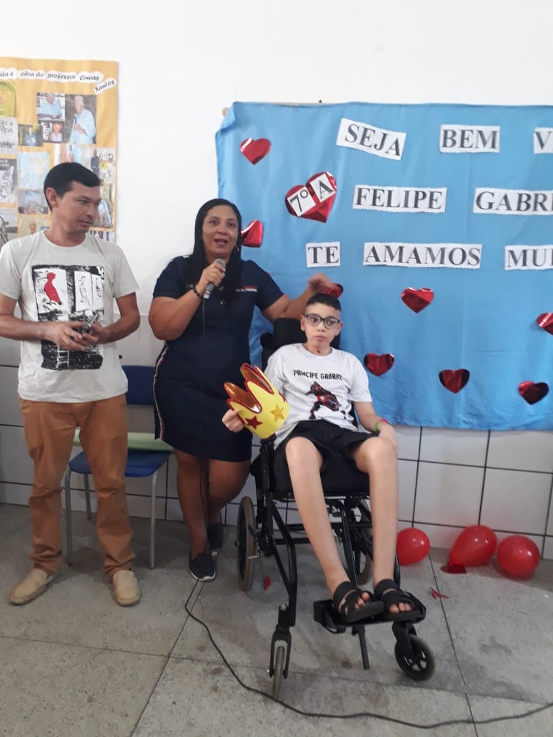 Alunos e professores fazem homenagem e acolhem o adolescente Felipe Gabriel - Imagem 5