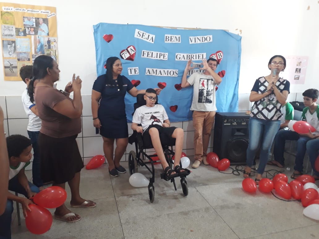 Alunos e professores fazem homenagem e acolhem o adolescente Felipe Gabriel - Imagem 9