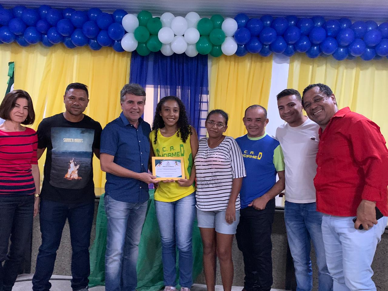 Uma manhã de homenagens, surpresas e emoções - Imagem 30