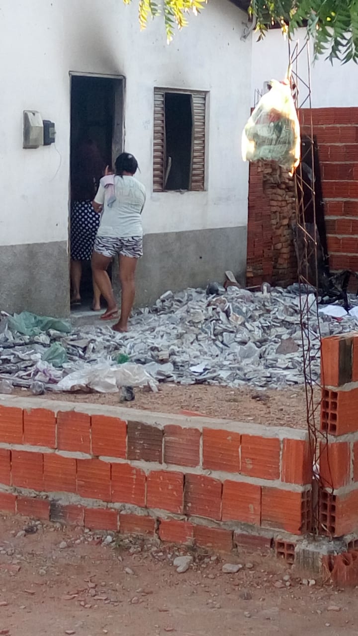 Incêndio destrói casa de Conselheira Tutelar em Santo Inácio do Piauí - Imagem 11