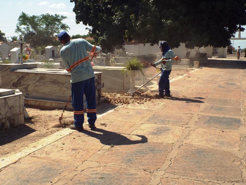 Município prepara cemitérios para a chegada do dia de finados  - Imagem 40