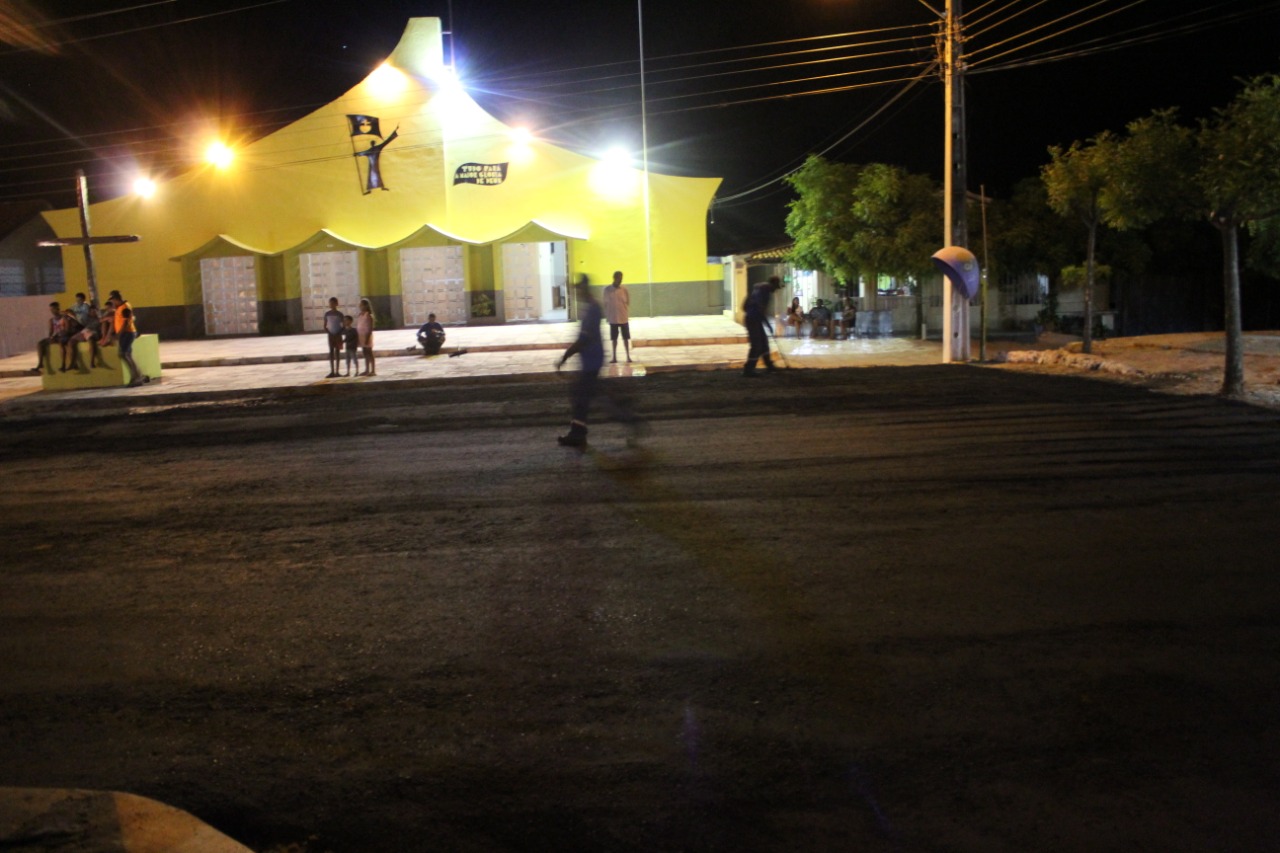 Em Santo Inácio prefeito conclui asfaltamento na Avenida Getúlio Vargas  - Imagem 27