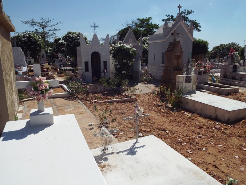Município prepara cemitérios para a chegada do dia de finados  - Imagem 17