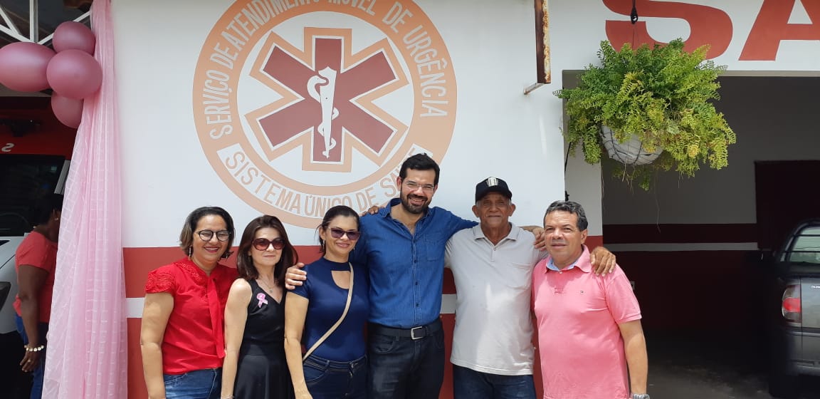 Prefeito João Luiz entrega mais 02 veículos para servir à população - Imagem 15