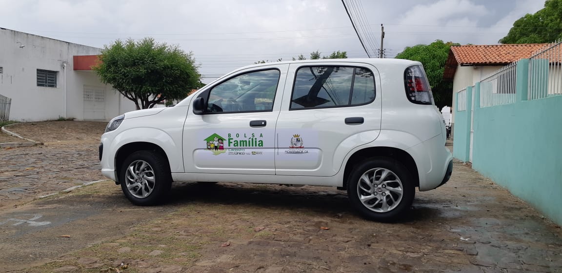 Prefeito João Luiz entrega mais 02 veículos para servir à população - Imagem 4